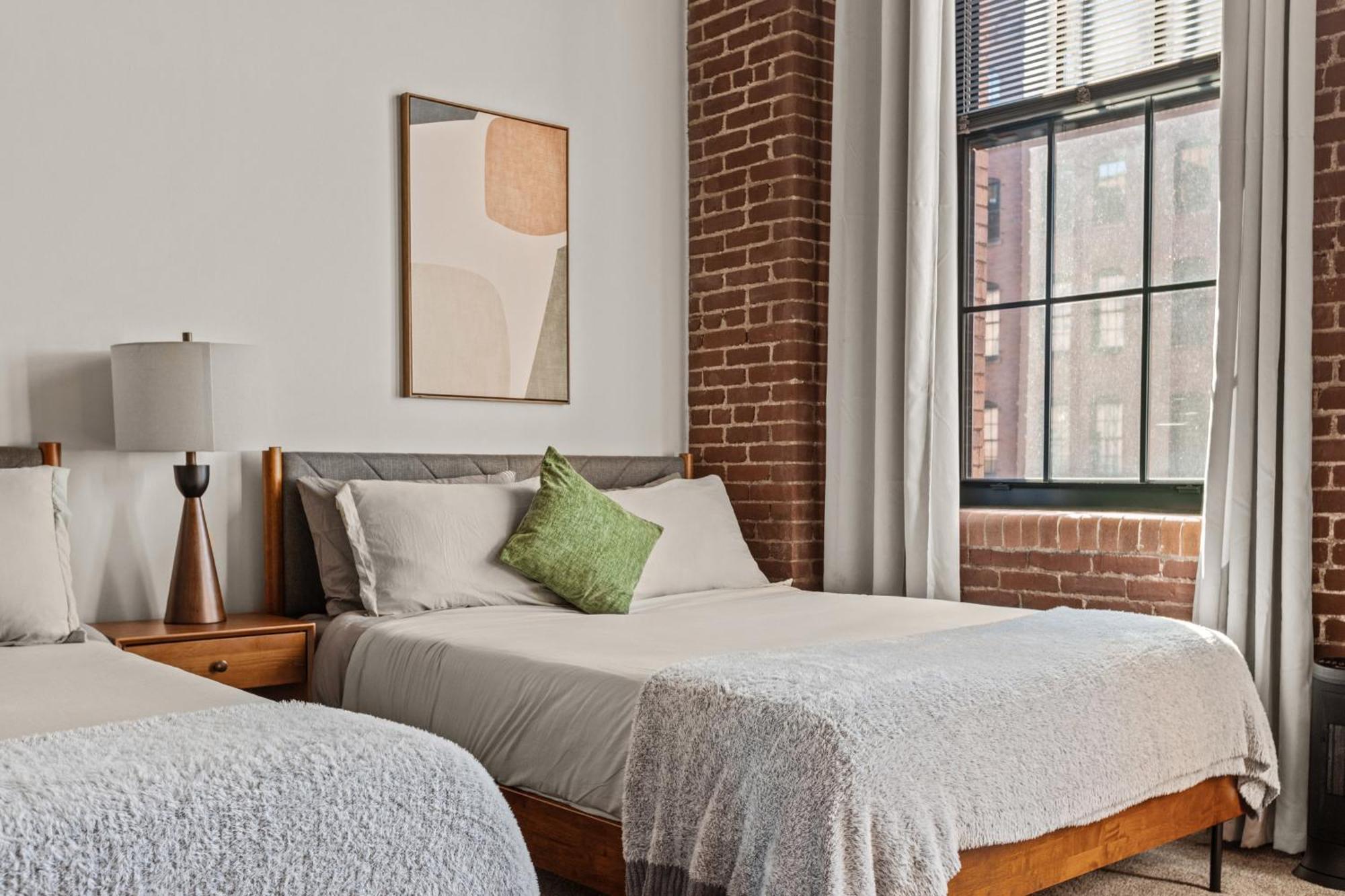 Apartamento Luxury Industrial 2 Bedroom 2 Full Bath Strip District & Riverwalk *