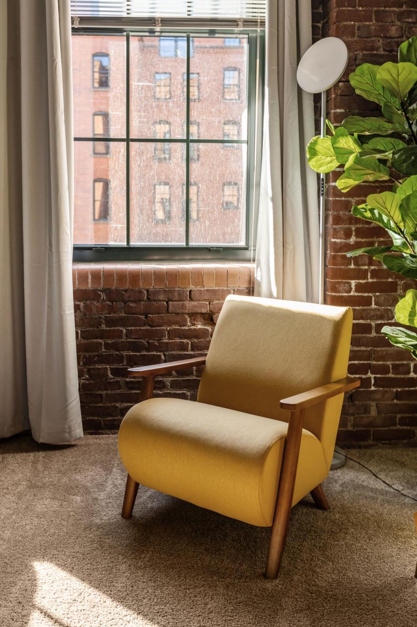 Luxury Industrial 2 Bedroom 2 Full Bath Strip District & Riverwalk Apartment