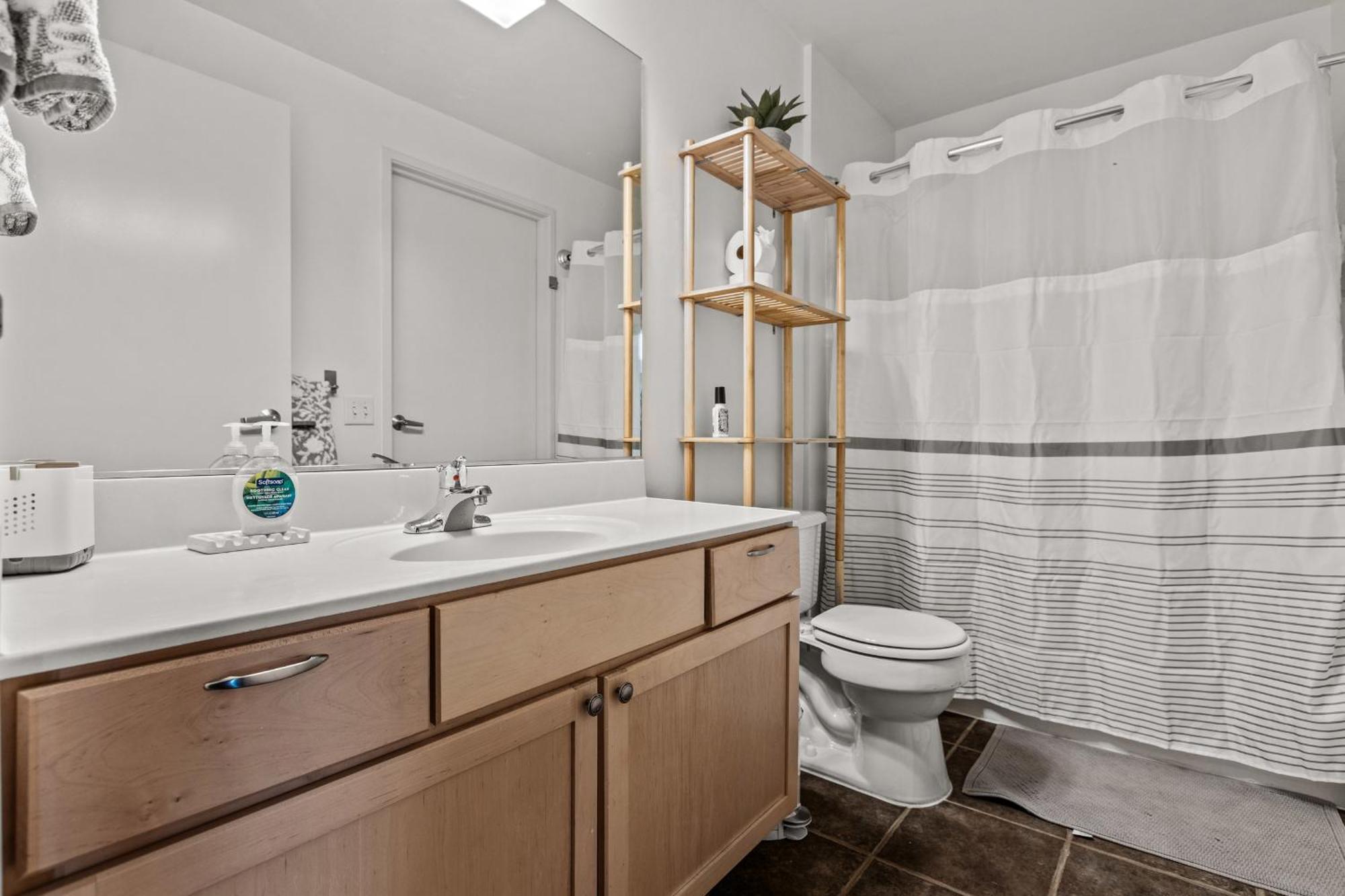 Luxury Industrial 2 Bedroom 2 Full Bath Strip District & Riverwalk * Pittsburgh