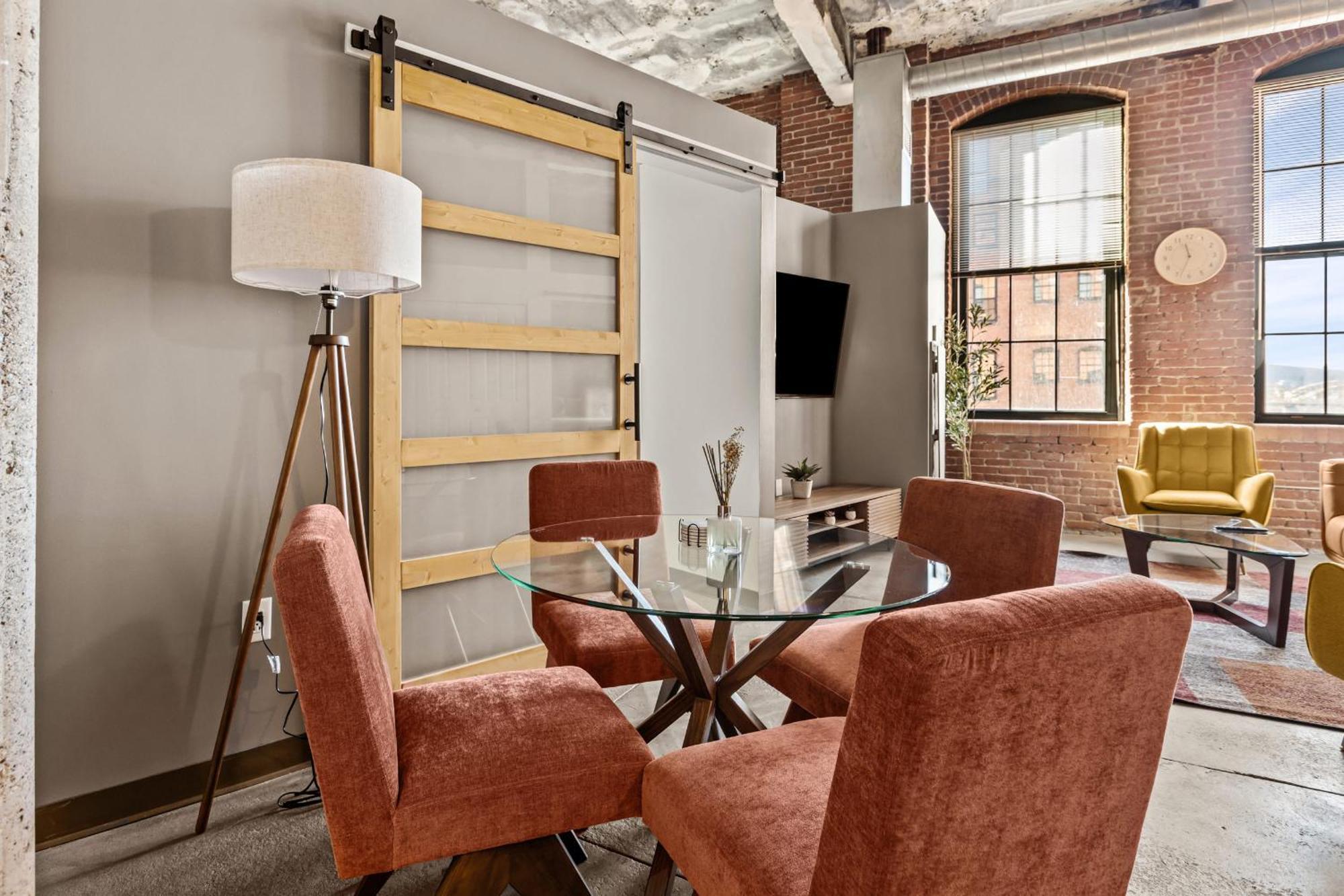 Luxury Industrial 2 Bedroom 2 Full Bath Strip District & Riverwalk Apartment